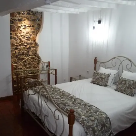 Au Repos De La Licorne